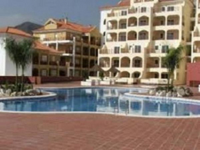 Dinastia Apartment, Arona